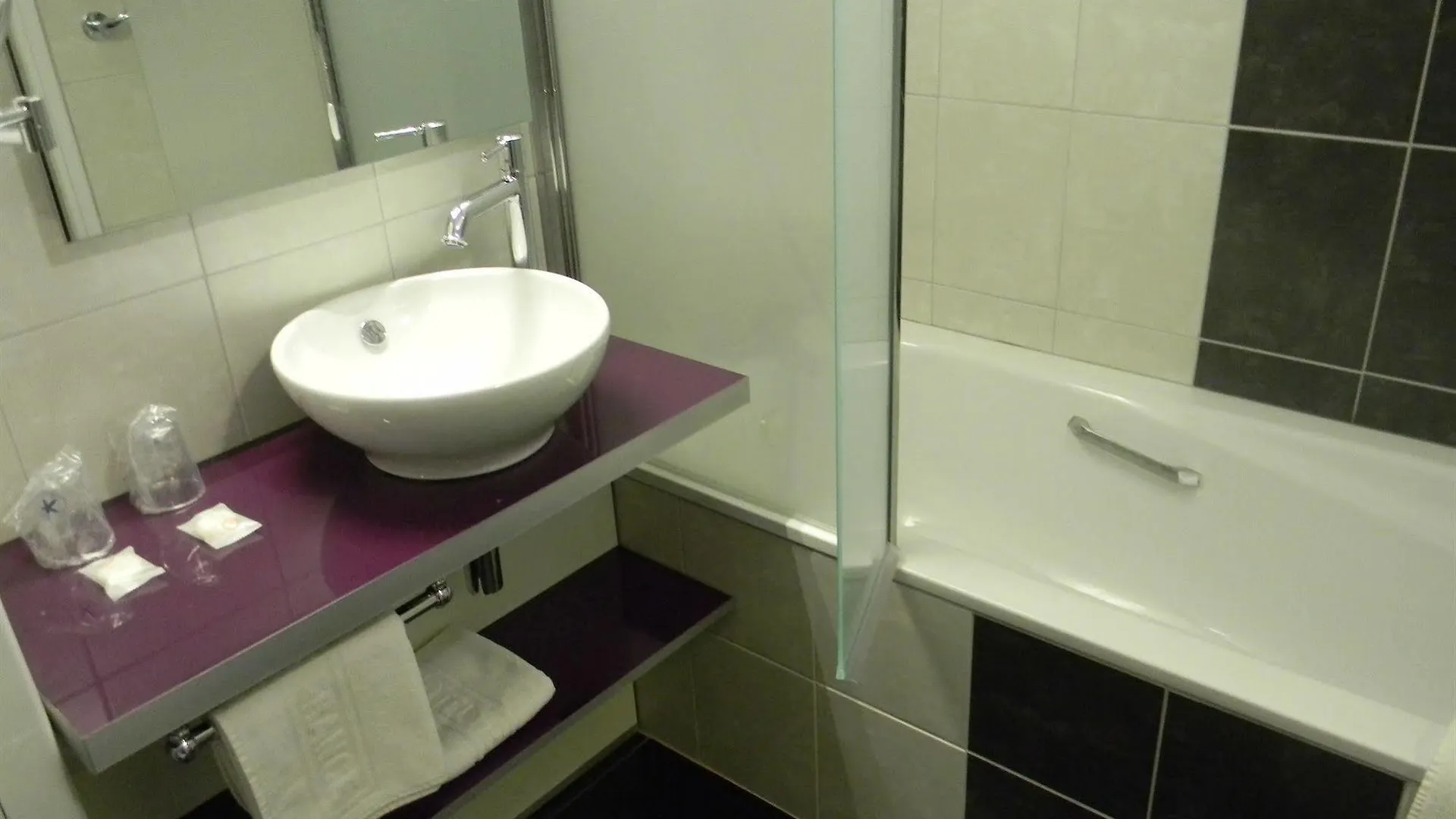 **  Brit Hotel Cahors - Le Valentre France