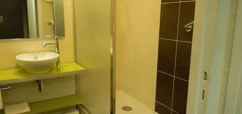 Brit Hotel Cahors - Le Valentre 2*,